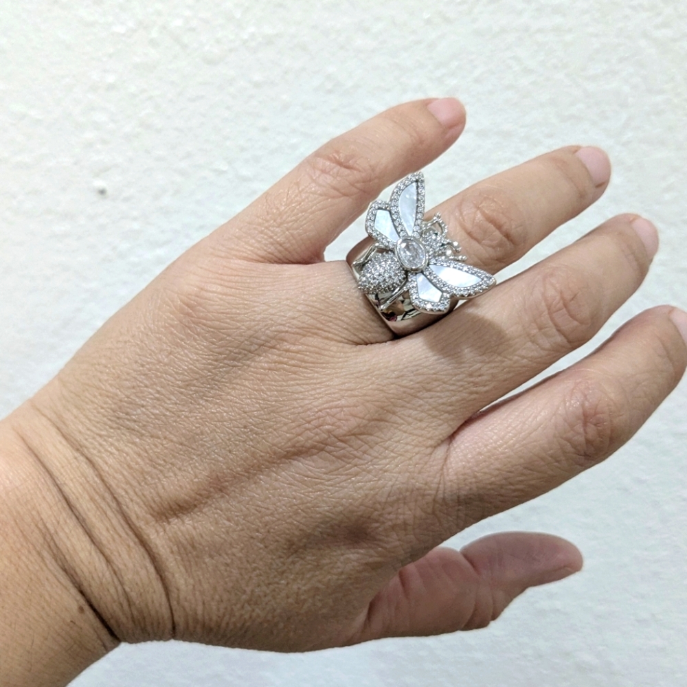 Butterfly Statement Ring - Picture 4 of 16